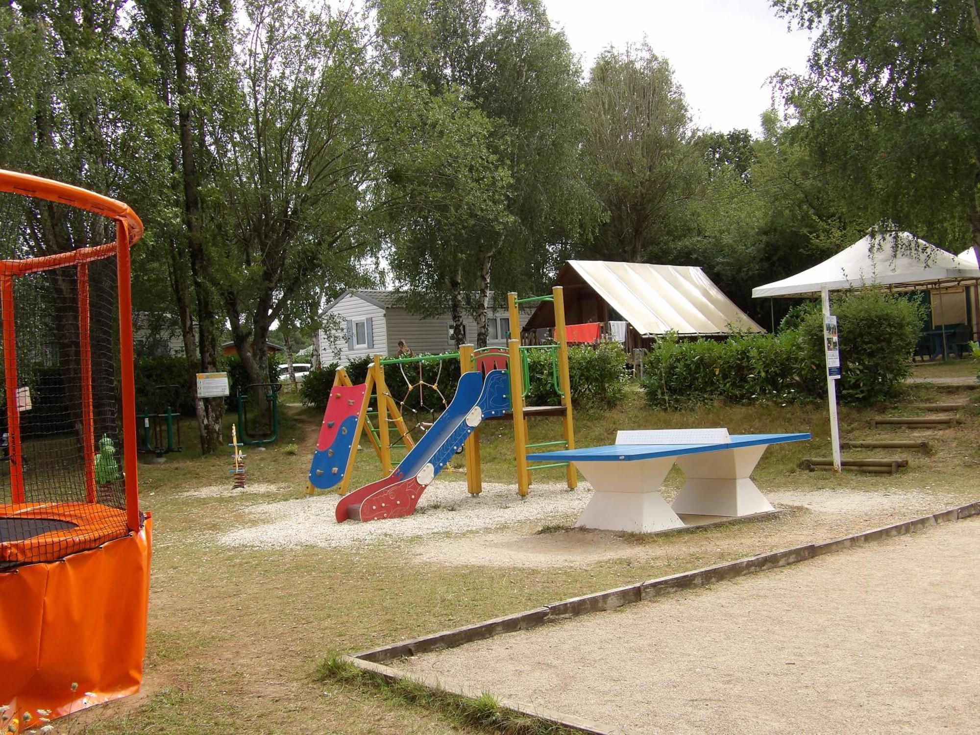 Camping Smile&Braudieres Mézières-sous-Lavardin Exterior foto