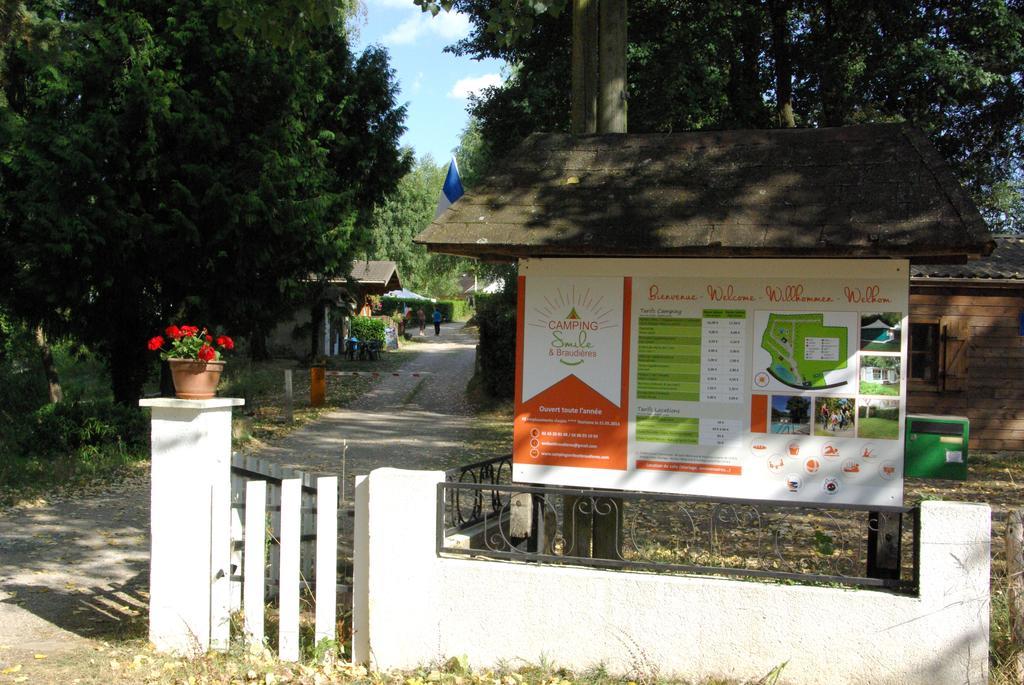 Camping Smile&Braudieres Mézières-sous-Lavardin Exterior foto